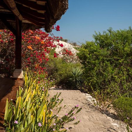 Bed and Breakfast Demeure De La Compagnie Generale Des Huiles Precieuses Ifaty Exterior foto