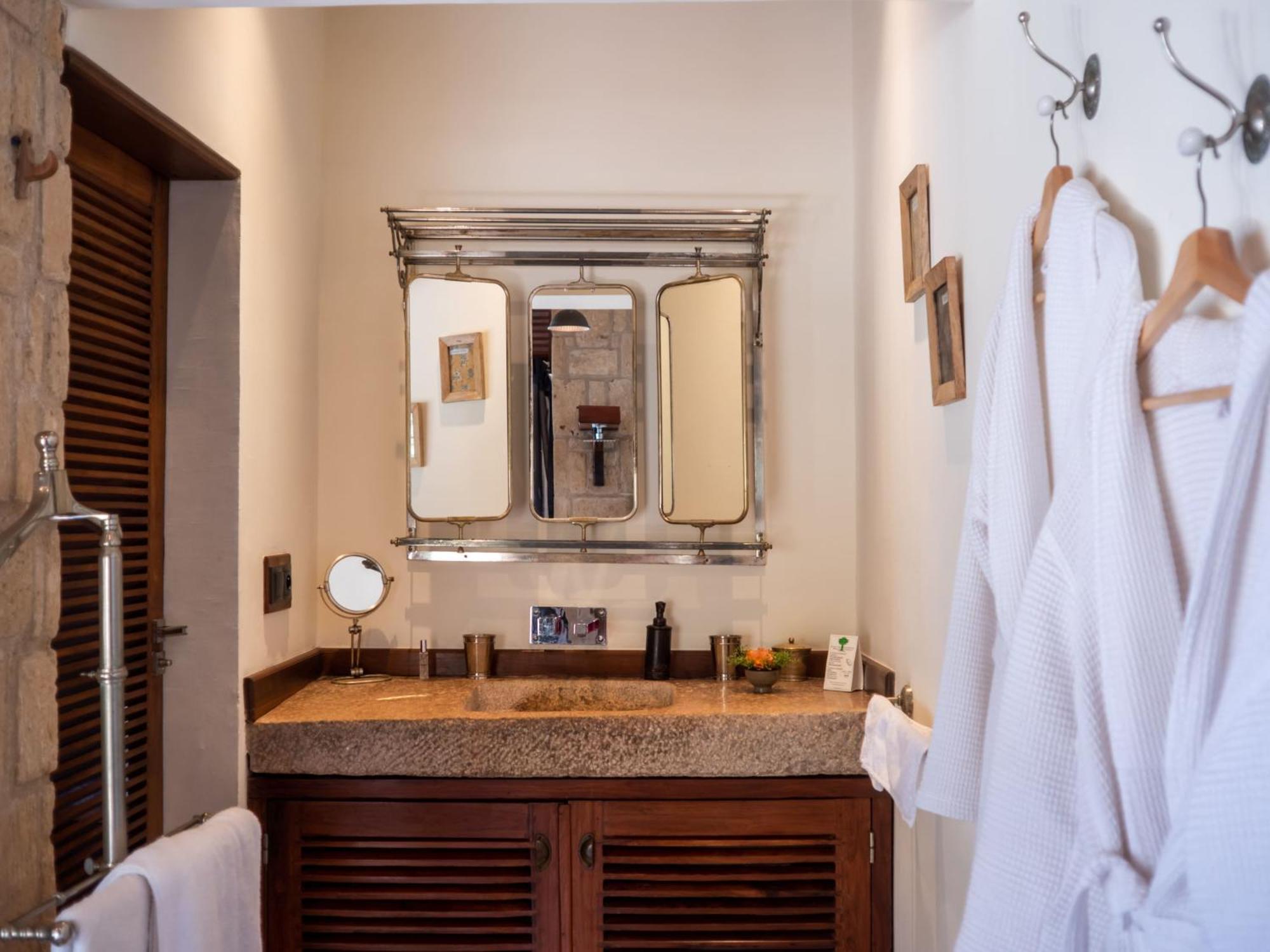 Bed and Breakfast Demeure De La Compagnie Generale Des Huiles Precieuses Ifaty Exterior foto